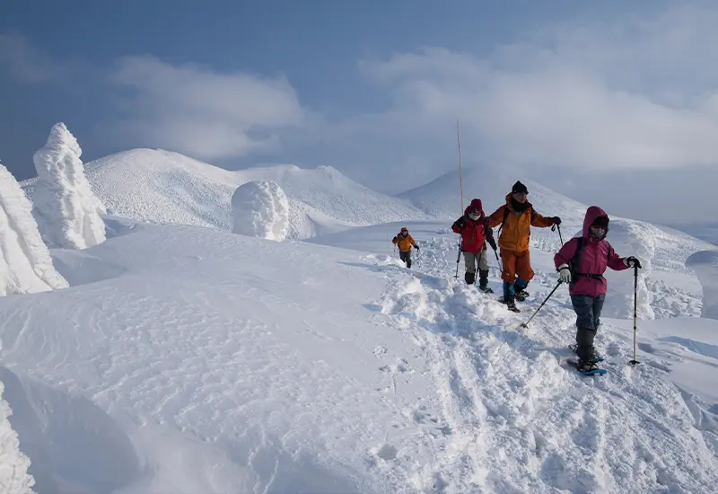 Skiing, snowboarding, and trekking around Hakkoda Mountain