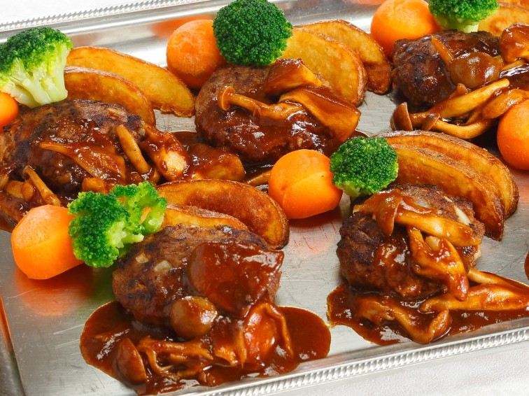 ホテル特製ハンバーグ　きのこのソース